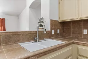 8201 Capitan, Bakersfield, CA 93313 - Photo 13