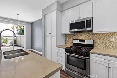 10250 Angel Lane, Pacoima, CA 91331 - Photo 7