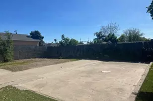 10315 Haddon, Pacoima, CA 91331 - Photo 3