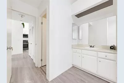 11350 Foothill Boulevard #15, Sylmar, CA 91342 - Photo 9