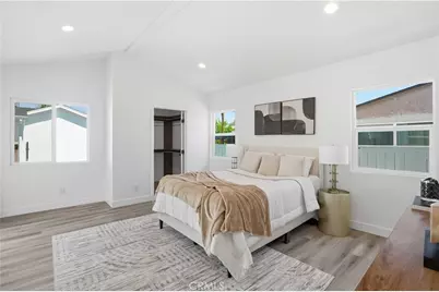 17721 Burbank, Encino, CA 91316 - Photo 21