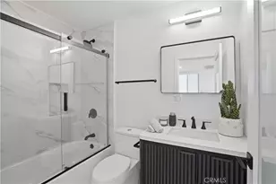 17721 Burbank, Encino, CA 91316 - Photo 41