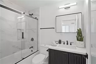 17721 Burbank, Encino, CA 91316 - Photo 41