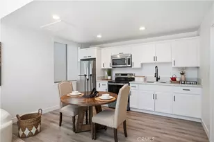 17721 Burbank, Encino, CA 91316 - Photo 37