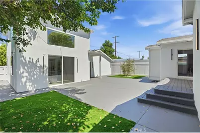17721 Burbank, Encino, CA 91316 - Photo 31