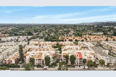 5216 Yarmouth #107, Encino, CA 91316 - Photo 33