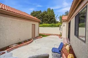 19950 Ave Of The Oaks, Newhall, CA 91321 - Photo 15