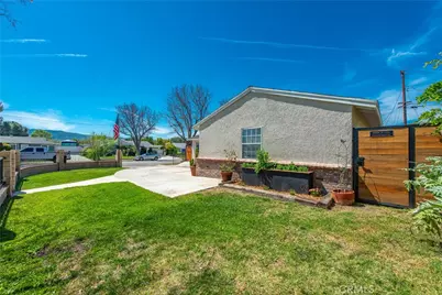 2041 Lupin Street, Simi Valley, CA 93065 - Photo 27