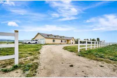 7306 W Avenue A8, Lancaster, CA 93536 - Photo 3