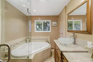 5220 Collier Pl, Woodland Hills, CA 91364 - Photo 11
