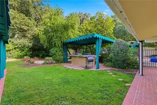 5220 Collier Pl, Woodland Hills, CA 91364 - Photo 37