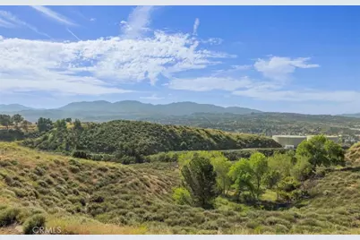 20426 Ermine, Canyon Country, CA 91351 - Photo 3