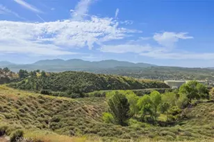 20426 Ermine, Canyon Country, CA 91351 - Photo 3