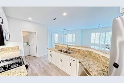 23808 Toscana #28039, Valencia, CA 91354 - Photo 3