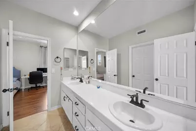 23912 Lakeside Road, Valencia, CA 91355 - Photo 57