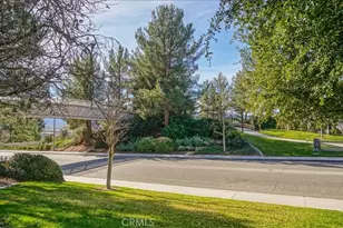 23325 Cuestport Dr, Valencia, CA 91354 - Photo 33