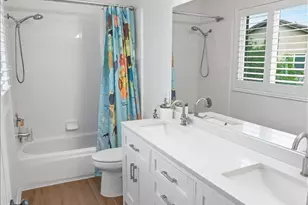 23325 Cuestport Dr, Valencia, CA 91354 - Photo 21