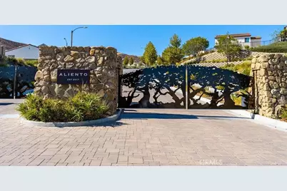 25140 Golden Maple Drive, Canyon Country, CA 91321 - Photo 5