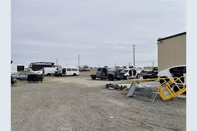 46135 Division, Lancaster, CA 93535 - Photo 7