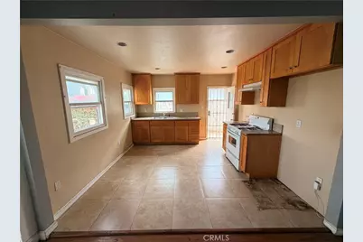 528 W Hillcrest, Inglewood, CA 90301 - Photo 5