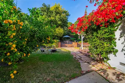 19029 Sprague Street, Tarzana, CA 91356 - Photo 25