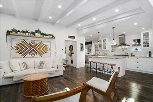 19029 Sprague St, Tarzana, CA 91356 - Photo 7