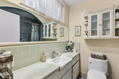 9253 Hayvenhurst Avenue, North Hills, CA 91343 - Photo 7