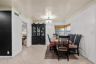 9253 Hayvenhurst Avenue, North Hills, CA 91343 - Photo 5