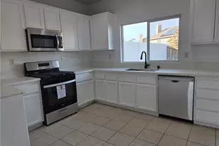 12378 Blazing Star, Victorville, CA 92392 - Photo 7