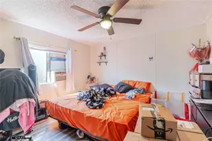 7560 Woodman Pl, Van Nuys, CA 91405 - Photo 15