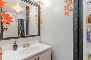 7560 Woodman Pl, Van Nuys, CA 91405 - Photo 13