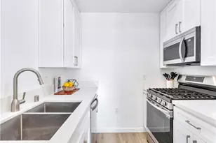 7320 Balboa Blvd, Lake Balboa, CA 91406 - Photo 17