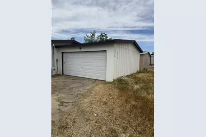 45445 Cedar Ave., Lancaster, CA 93534 - Photo 11