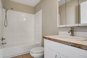 18350 Hatteras, Tarzana, CA 91356 - Photo 13