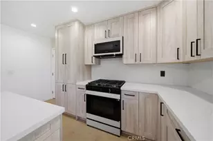 8542 De Celis Pl, North Hills, CA 91343 - Photo 11