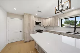 8542 De Celis Pl, North Hills, CA 91343 - Photo 13