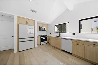 8542 De Celis Pl, North Hills, CA 91343 - Photo 33