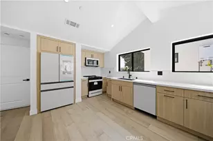 8542 De Celis Pl, North Hills, CA 91343 - Photo 33