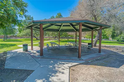 2402 Pleasant Way #H, Thousand Oaks, CA 91362 - Photo 45