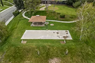 20038 Ave Of The Oaks, Newhall, CA 91321 - Photo 39