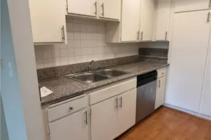 12830 Burbank, Valley Village, CA 91607 - Photo 7