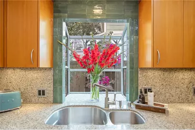 4109 Empis Street, Woodland Hills, CA 91364 - Photo 25