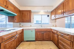 20019 Ingomar, Winnetka, CA 91306 - Photo 11