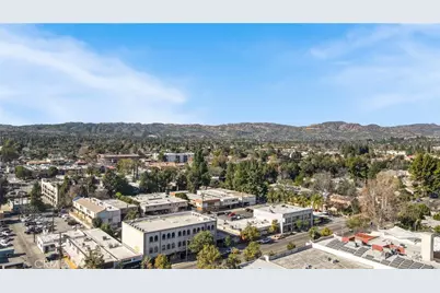 7235 Owensmouth, Canoga Park, CA 91303 - Photo 23