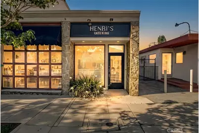 7235 Owensmouth, Canoga Park, CA 91303 - Photo 1