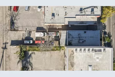 7235 Owensmouth, Canoga Park, CA 91303 - Photo 21