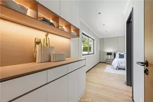 18057 Medley Dr, Encino, CA 91316 - Photo 43