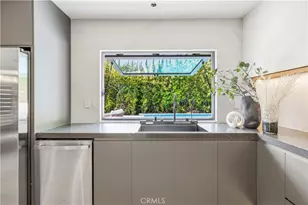 18057 Medley Dr, Encino, CA 91316 - Photo 11