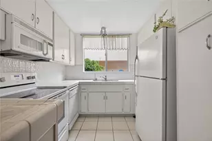 5429 Newcastle, Encino, CA 91316 - Photo 13