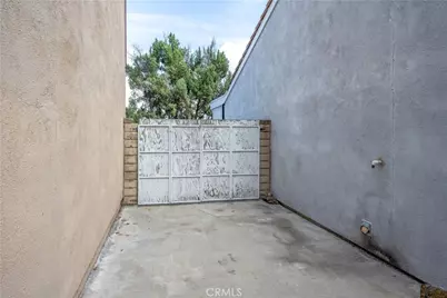 27440 Annette Jo Circle, Saugus, CA 91350 - Photo 23